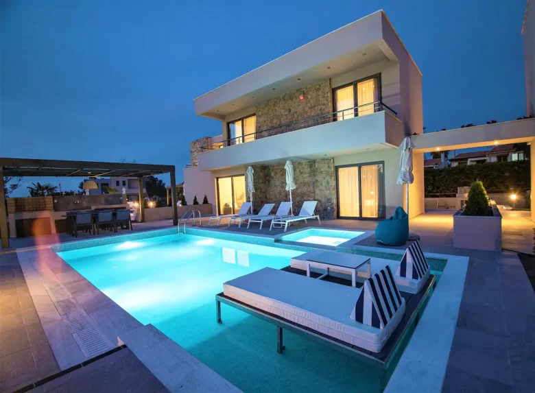 Luxury villa K with heatred pool, pefkohori Kassandra