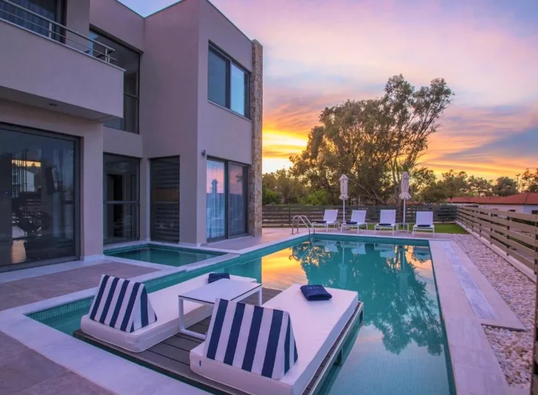 Luxury villa K with heatred pool, pefkohori Kassandra