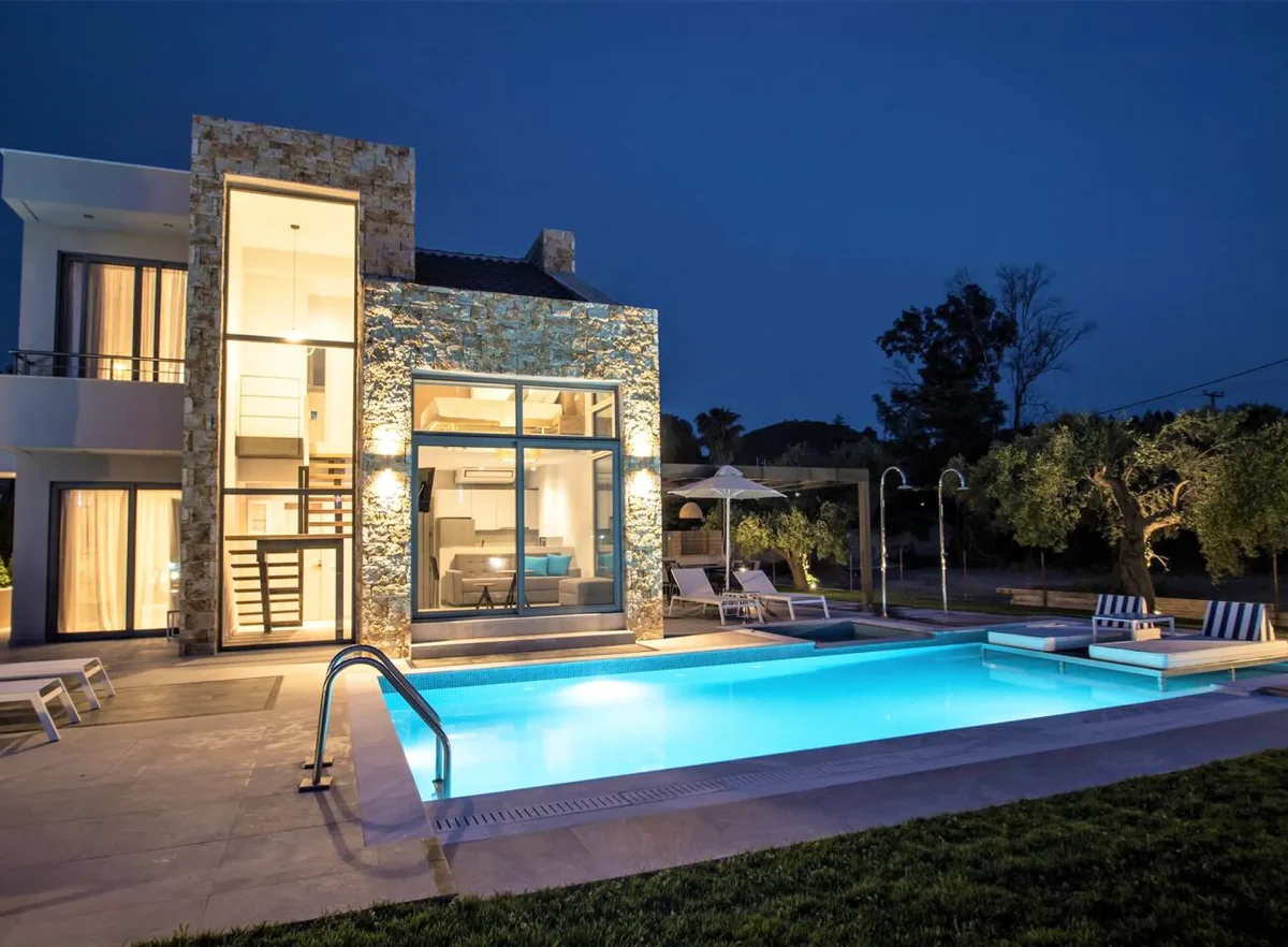 Luxury villa Pinelopi with heatred pool, pefkohori Kassandra